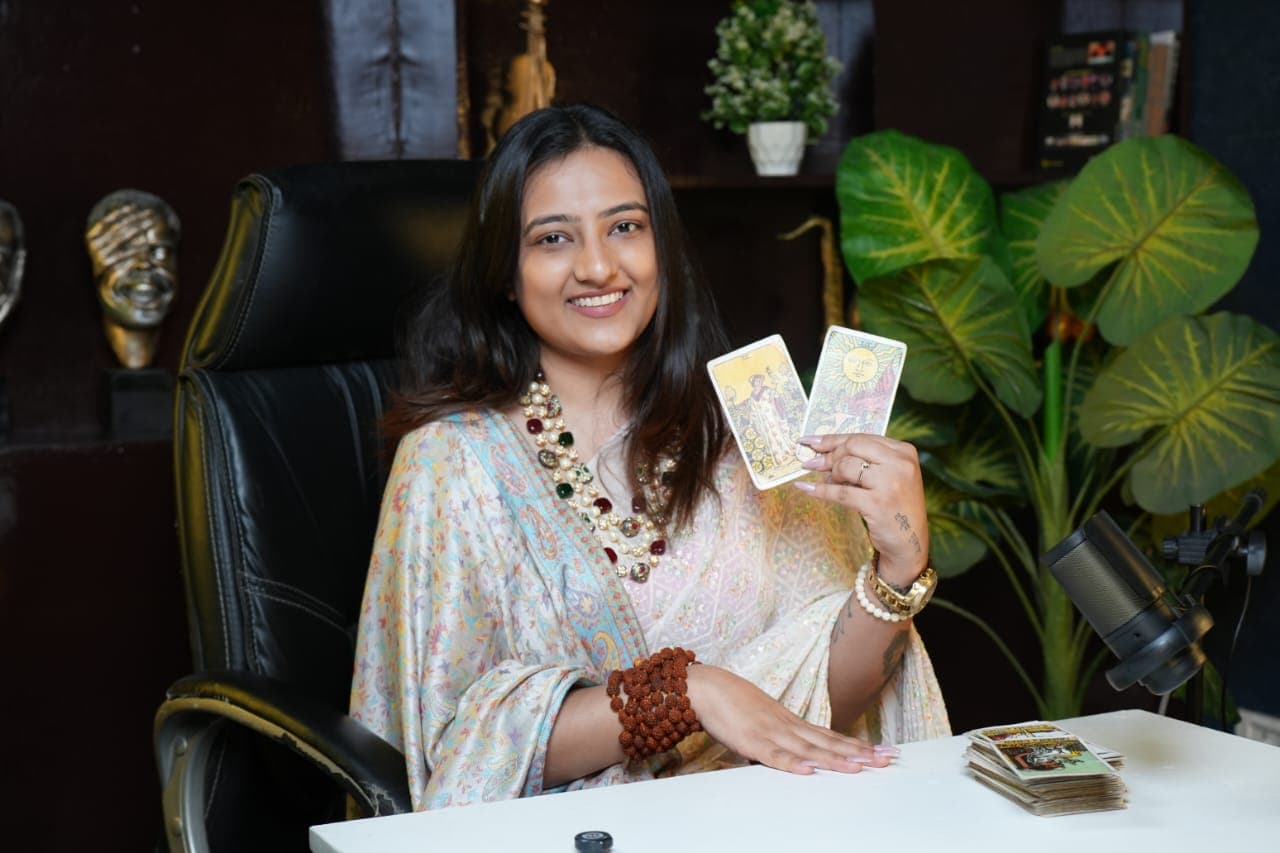 Aditi Dua - Tarot Reader